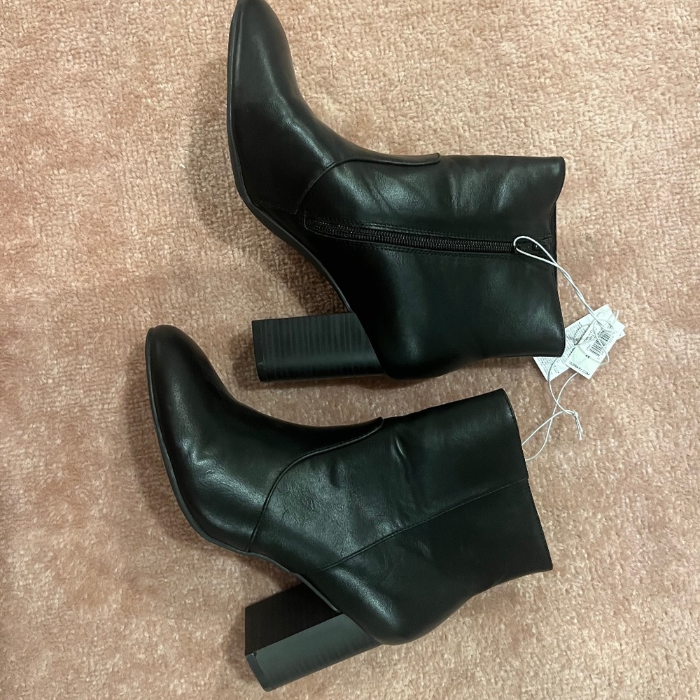 Old Navy Black Heel Boots